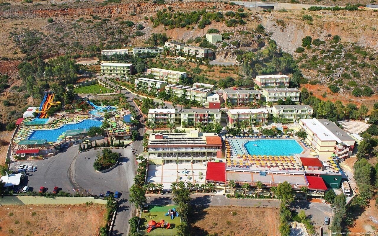 Готель Aqua Sun Village & Water Park Hotel 4*